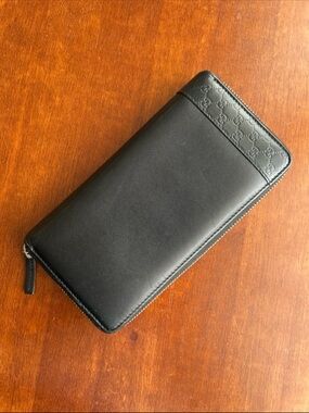 Gucci leather zip-around long wallet